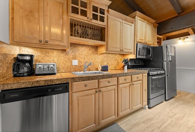 Building Photo - SKI LEASE: Gas Fireplace, Pet Friendly, Downtown Kings Beach