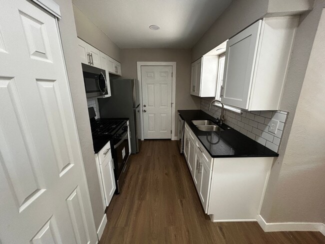 Building Photo - 7447 Fieldgate Dr