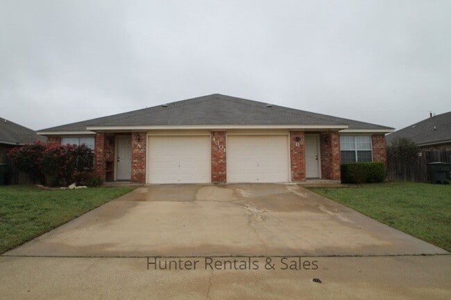 Building Photo - Thunder Creek Duplex