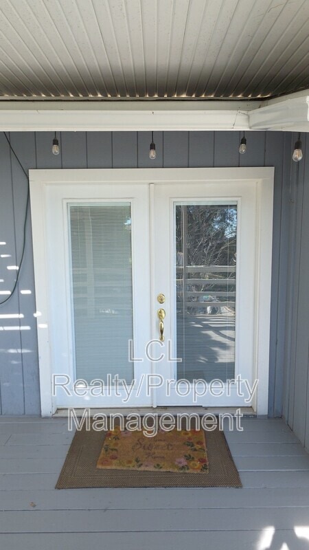 Building Photo - 33361 Gisborne St