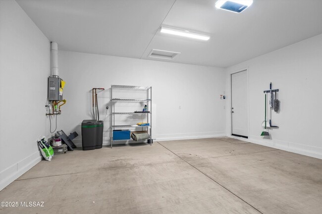 Building Photo - 30668 S Sand Hurst Ln