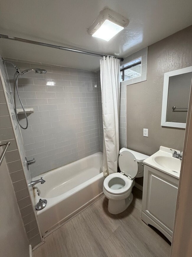 Building Photo - Cute home for rent in Exeter!