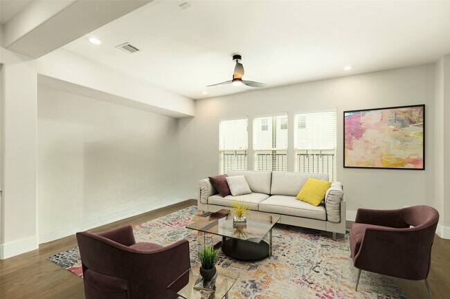 Building Photo - 1421 W 23rd St