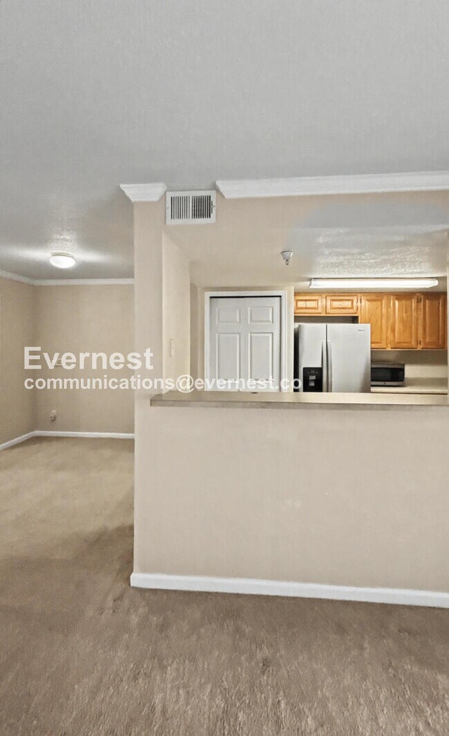 Building Photo - Modern Comfort Meets Mountain Views / 3 beds & 2 Bath / Coming Soon!