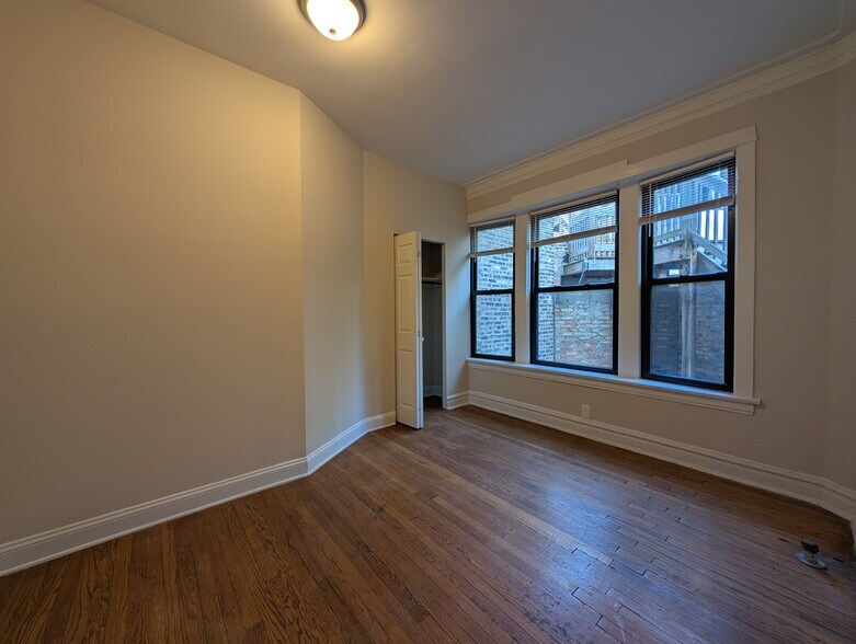 Building Photo - 2638 N Milwaukee Ave