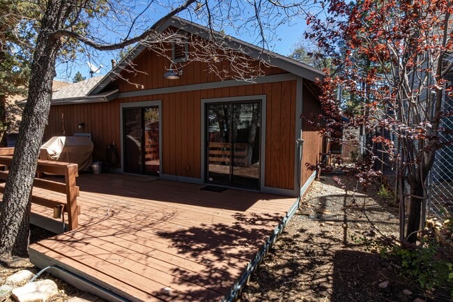 Building Photo - Sugarloaf Cutie