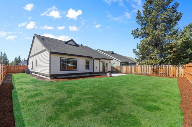 Building Photo - Cozy 3-Bed, 2 Bath Home Near Sunriver, Ben...