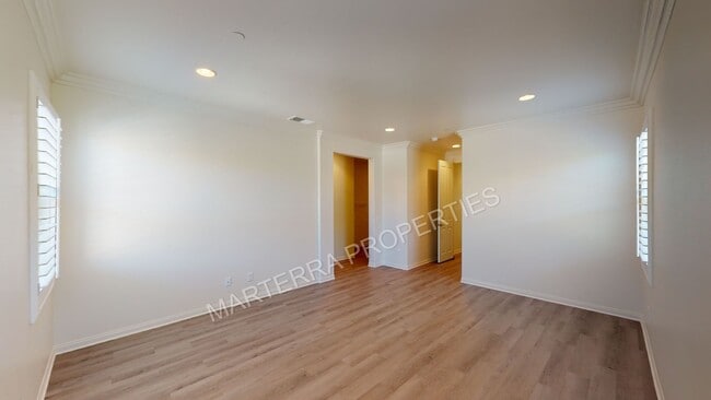Building Photo - Beautiful 3 Bed/2.5 Bath Home in Portola Springs!