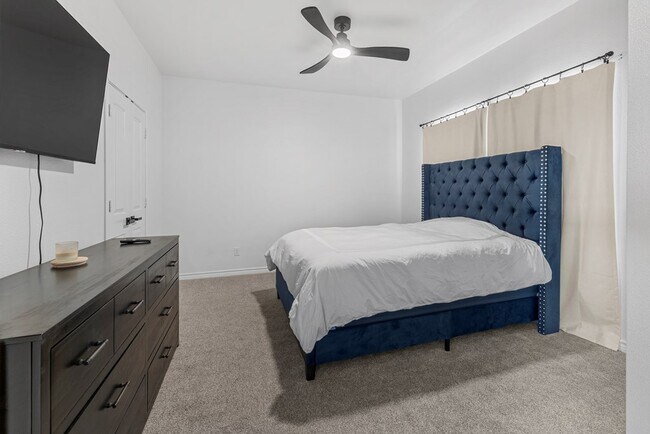 Building Photo - 201 Old Course Rd