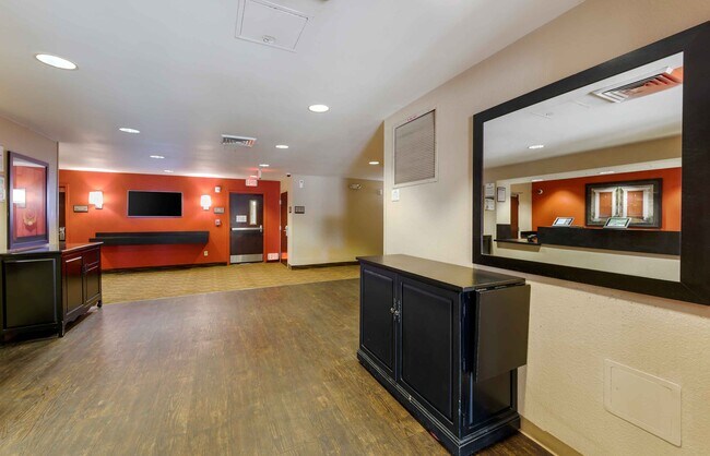 Building Photo - Furnished Studio-Los Angeles - Simi Valley