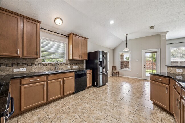 Building Photo - 2821 Chinaberry Park Ln
