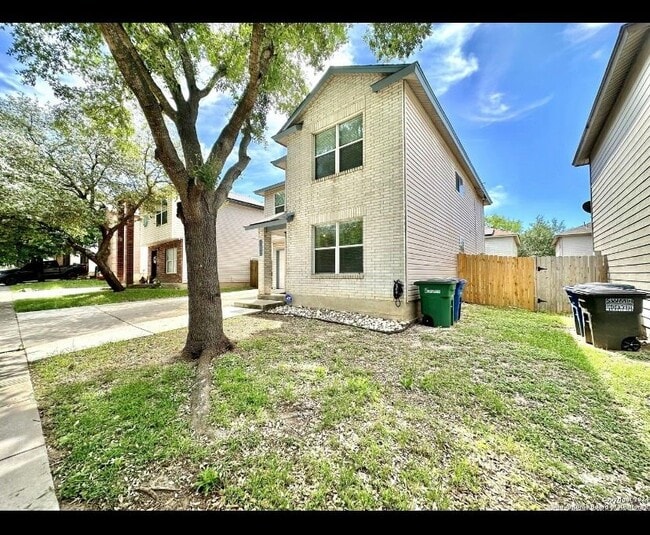 Building Photo - 10142 Amber Flora Dr