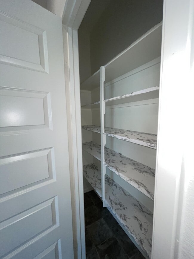 Building Photo - 896 Tierra Dr