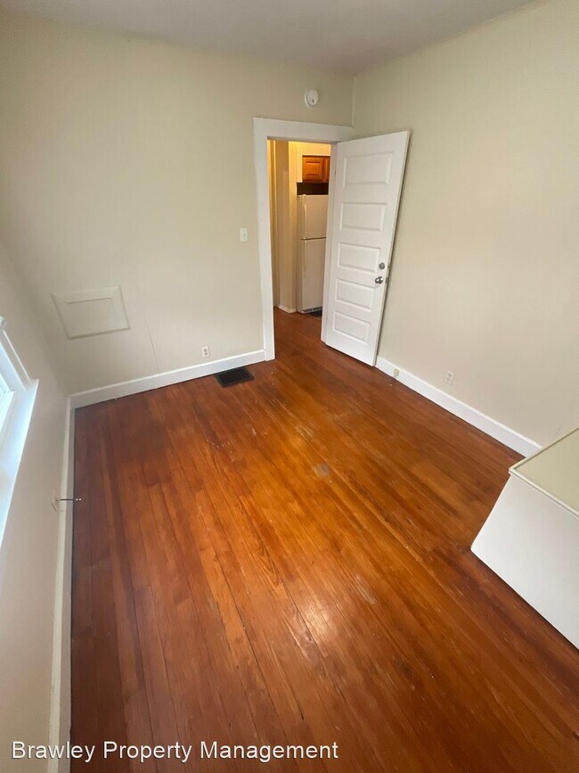 Building Photo - 5 br, 2 bath House - 609 N. Dunn St