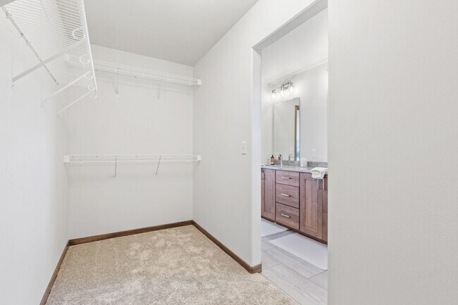 Building Photo - Newly Built in the Wilds neighborhood of West Fargo!