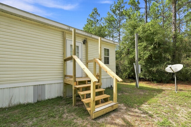 Building Photo - 188 Bradley Dr
