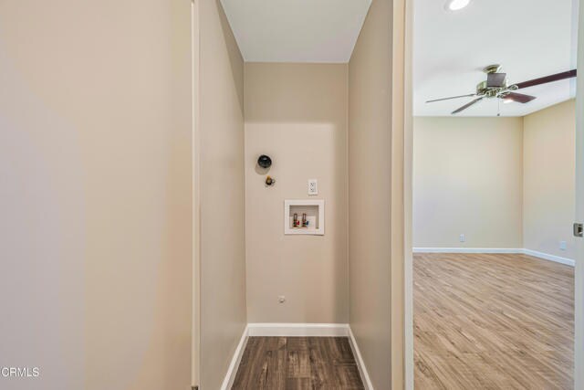 Building Photo - 590 N Los Robles Ave