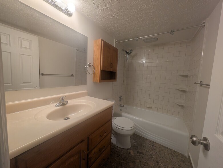 Building Photo - 5750 S Dynasty Oaks Cir