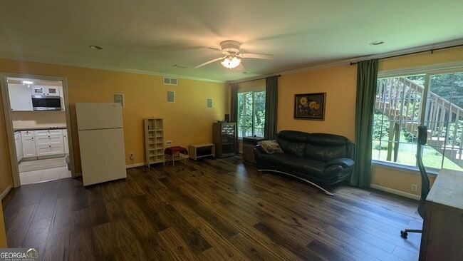 Building Photo - 1002 Deer Hollow Dr