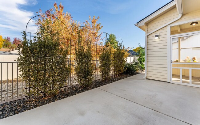 Building Photo - Beautiful 3 Bed 3 Bath home in the Heart of Eagle