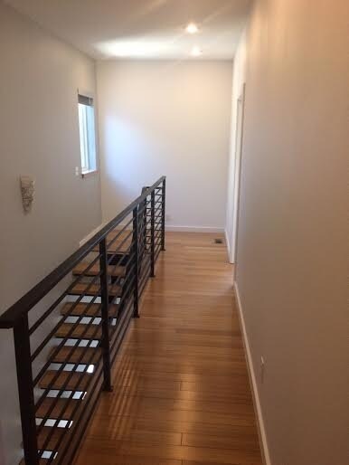 Building Photo - 3 Bedroom Modern Home w/ Excellent Location!