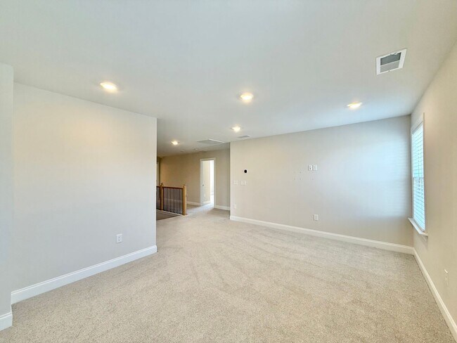 Building Photo - Luxurious 5BD, 4.5BA Holly Springs Home in an HOA Community with Resort-Style Amenities near Down...