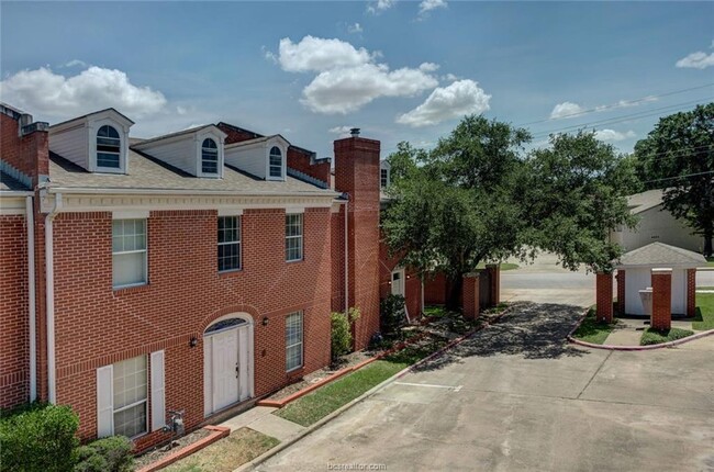 Building Photo - 4400 Carter Creek Pkwy