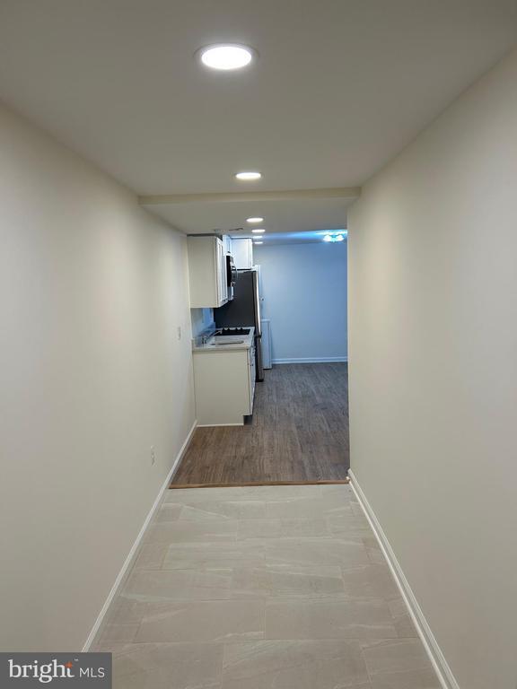 Building Photo - 125 Oakview Dr SE