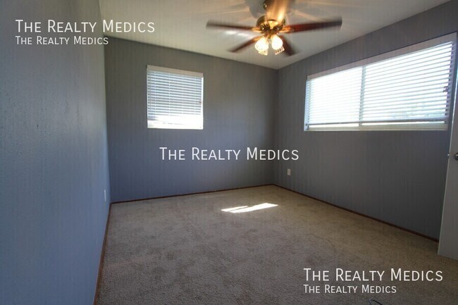 Building Photo - 619 Santa Fe Ln