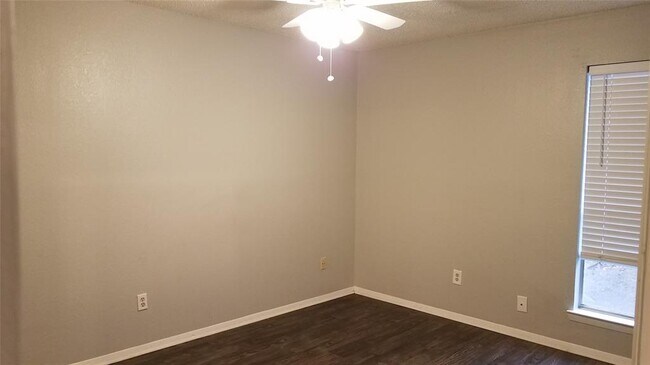 Building Photo - 12206 Alderbrook Dr