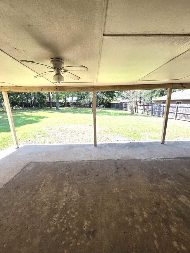 Building Photo - 119 Merry Mark Dr