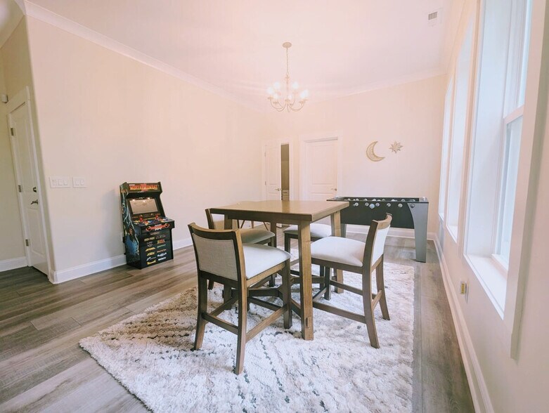 Building Photo - 2707 Bridgegate Cove NE