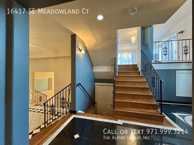 Building Photo - 16417 SE Meadowland Ct