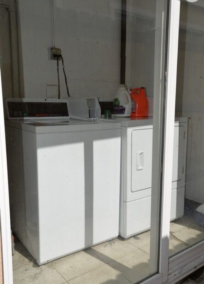 Building Photo - 4435 College Ave