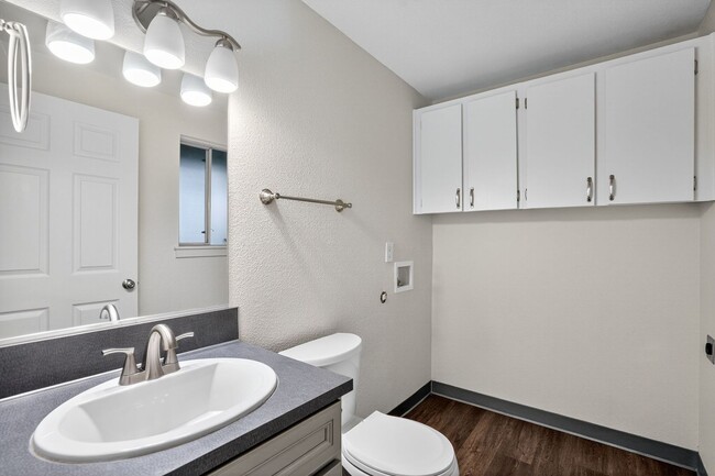 Building Photo - 2865 N Clark Ct