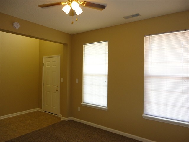 Building Photo - 1120 Sassafras Trl