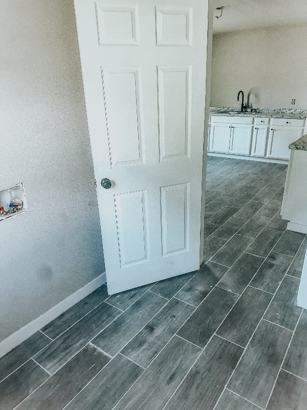 Building Photo - 701 S Broadway Ave