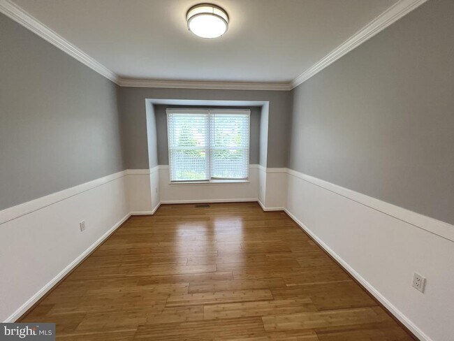 Building Photo - 8519 Wheatfield Way
