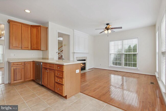 Building Photo - 15041 Clementine Way