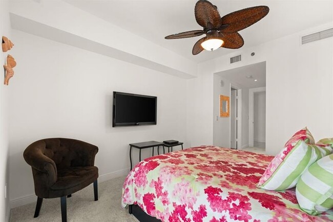 Building Photo - 101 S Fort Lauderdale Beach Blvd