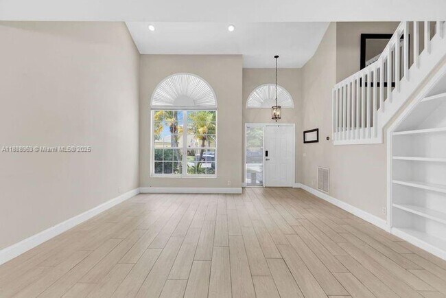 Building Photo - 10766 Crescendo Cir