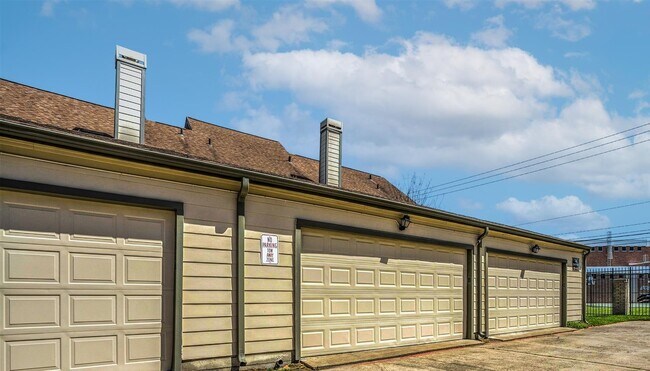 Building Photo - 746 Country Pl Dr