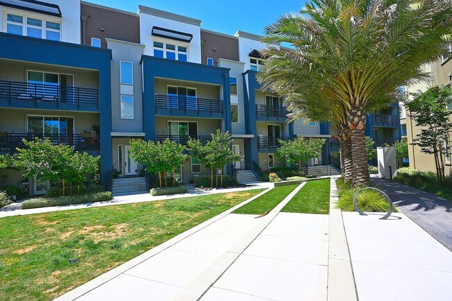 Building Photo - $5,190 - GORGEOUS FOUR BEDROOM HOME IN THE...