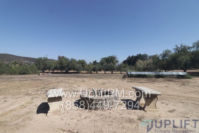 Building Photo - 22845 Vista Ramona Rd