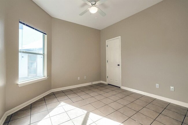 Building Photo - 21501 Boggy Ford Rd