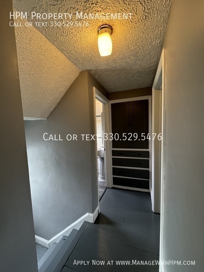Building Photo - 1613 Spring Ave NE
