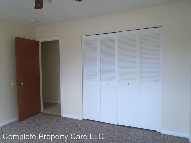 Building Photo - 2804-2806 N Kaster Ct