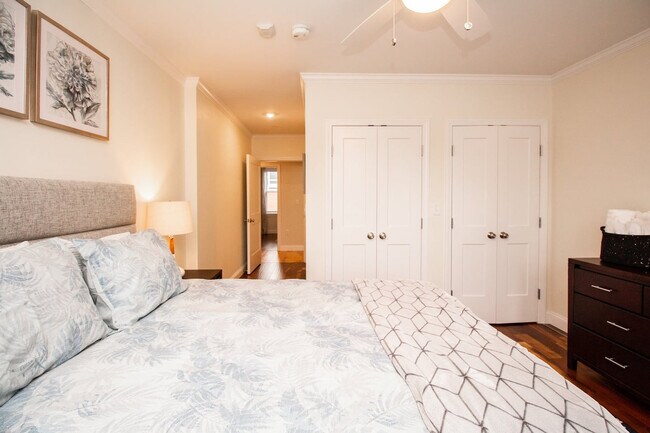 Building Photo - 1008 Tremont St