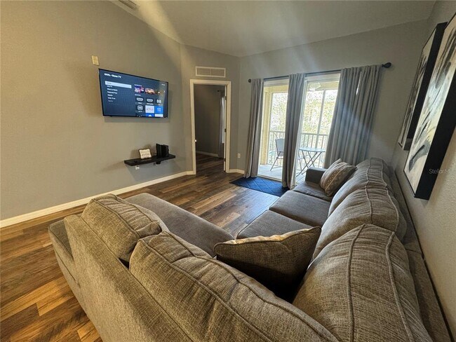 Building Photo - 2802 Club Cortile Cir