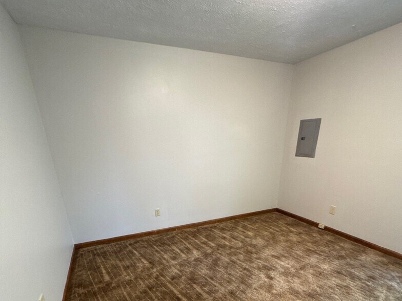Building Photo - 112 Misty Ln